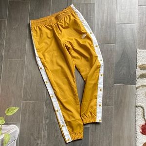 Brand New Nike Mens Medium Tearaway Track Wind Basketball Pants Yellow/Gold